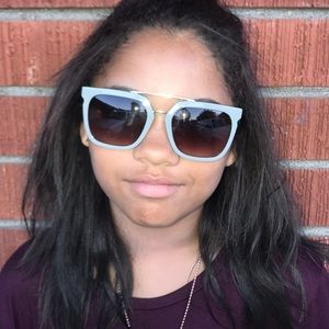 Perverse sunglasses 🕶Bernice